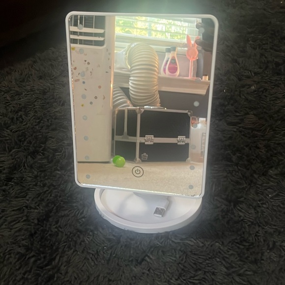 Super cute ! Mirror w/Light from Amazon. Only used once ! - Picture 1 of 3